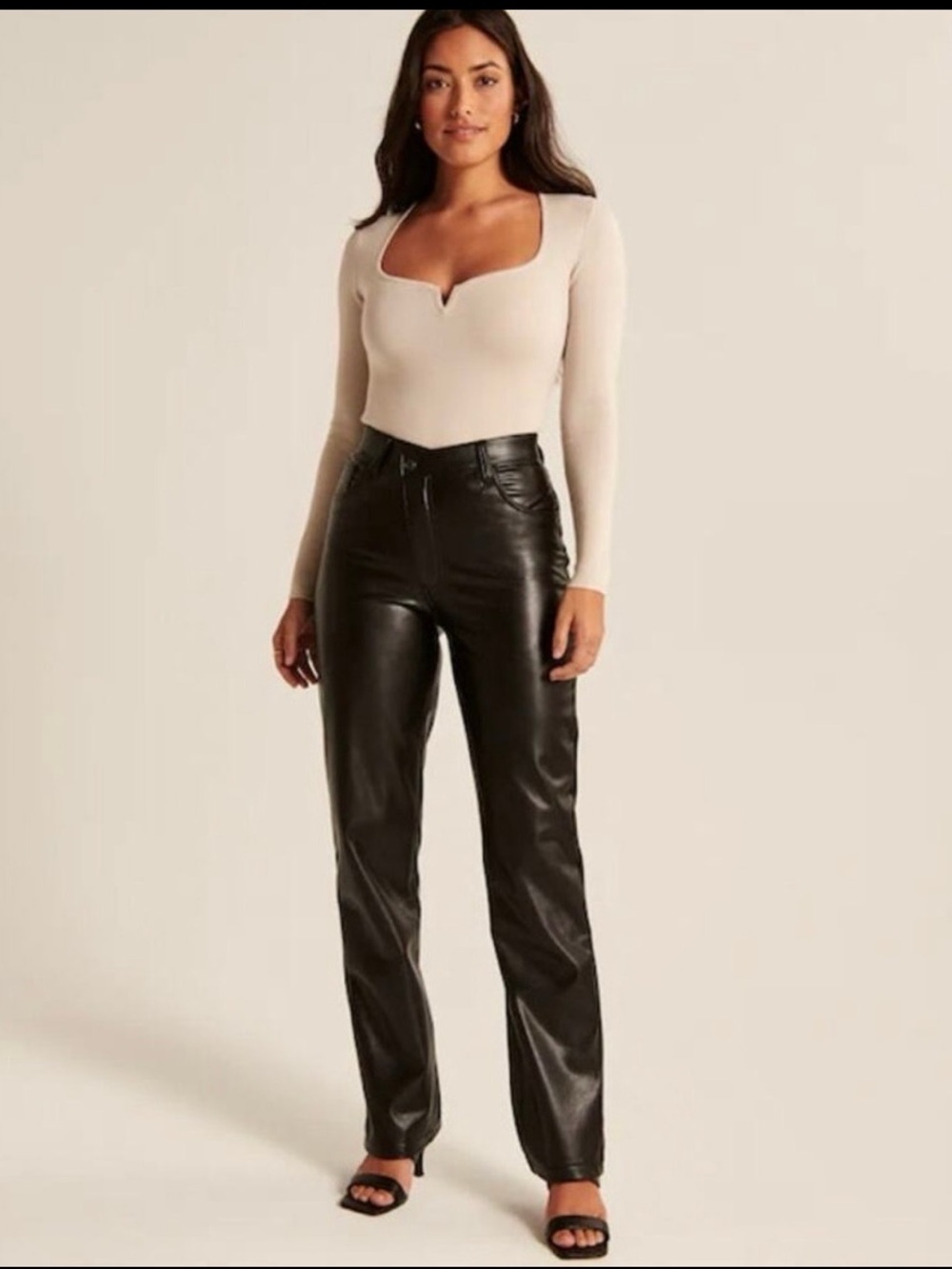 NWT Abercrombie 90’s Straight Ultra High Rise Vegan Leather Pants | 8 Short